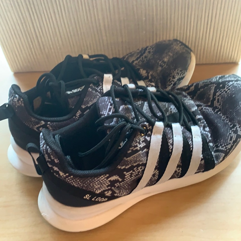 Adidas 9.5 women’s shoes